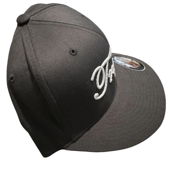 Flexfit Men's White and Grey “Tropix”  Logo Hat Size S/M - Picture 2 of 6